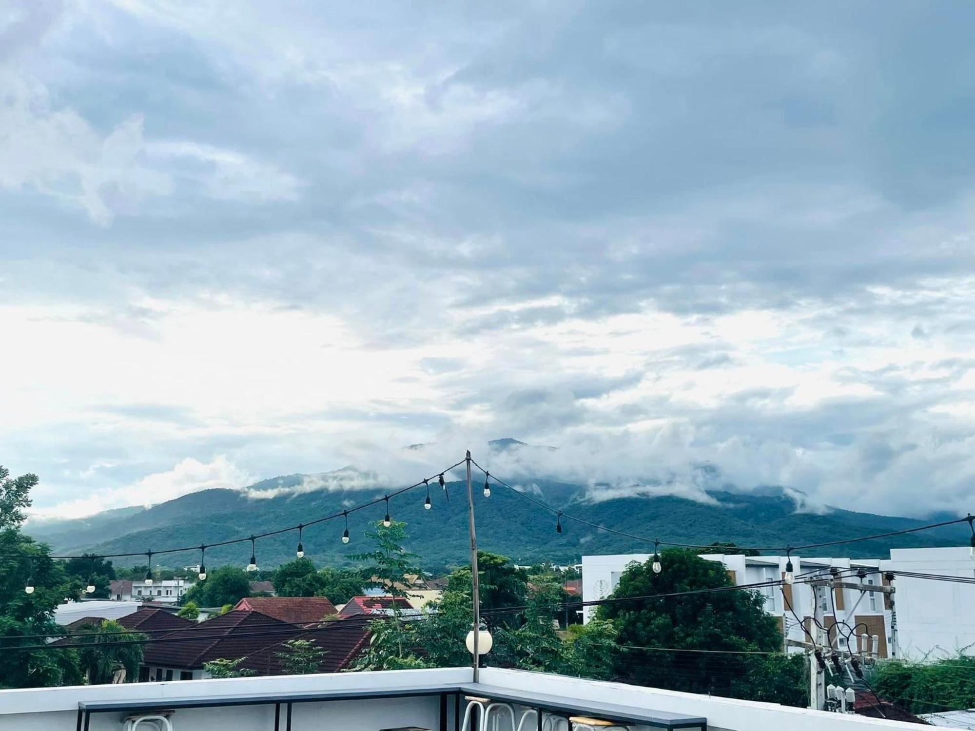 Sky View Home And Hostel Chiangmai Chiang Mai Esterno foto
