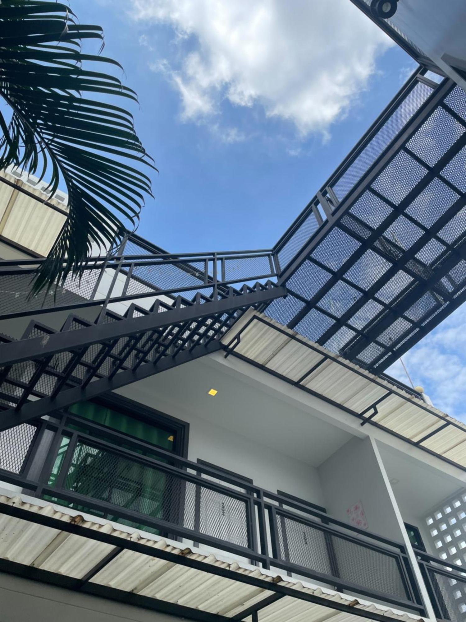 Sky View Home And Hostel Chiangmai Chiang Mai Esterno foto