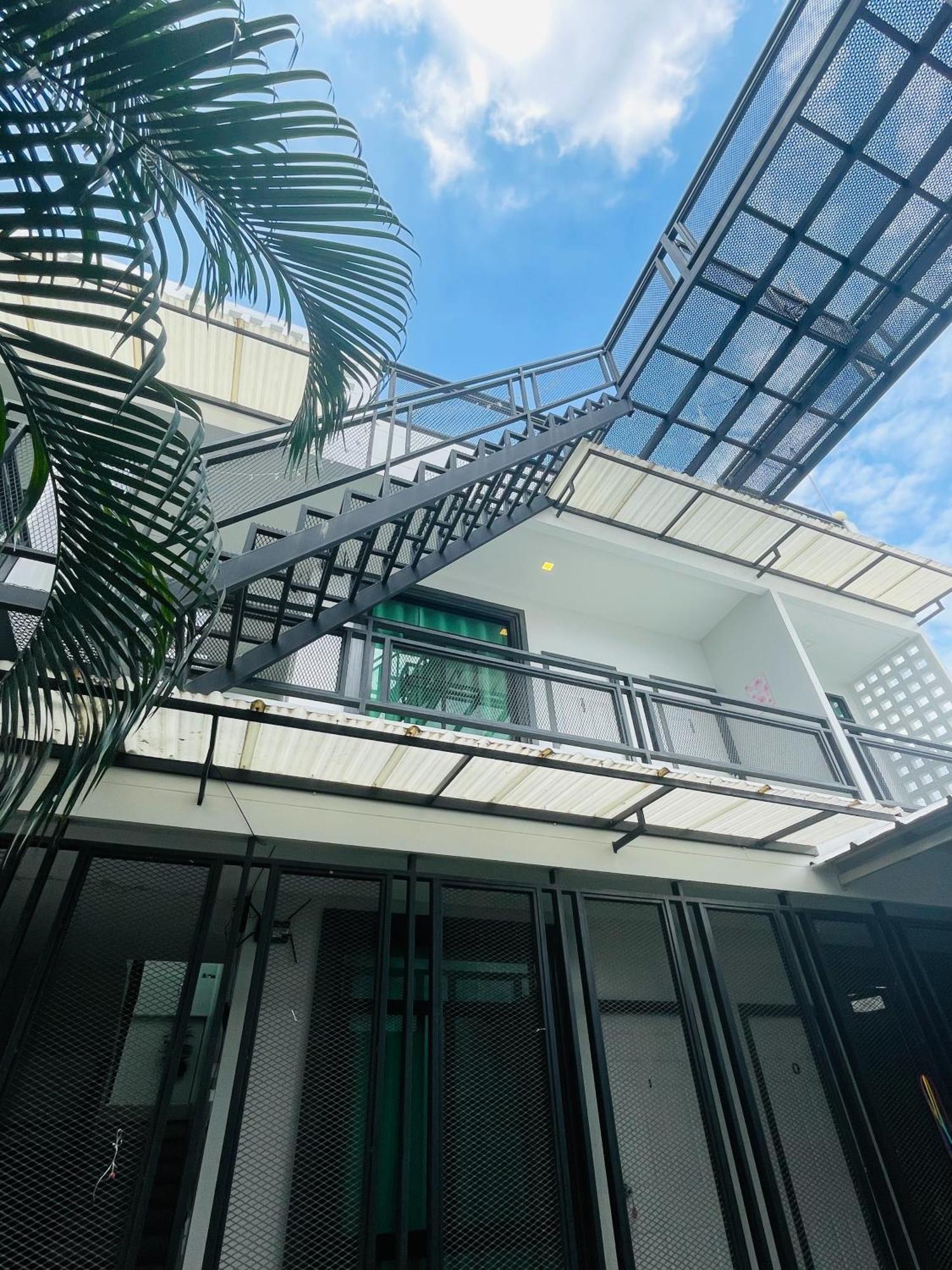 Sky View Home And Hostel Chiangmai Chiang Mai Esterno foto